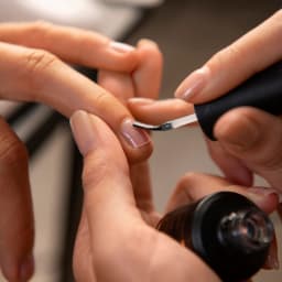 De Tan Manicure